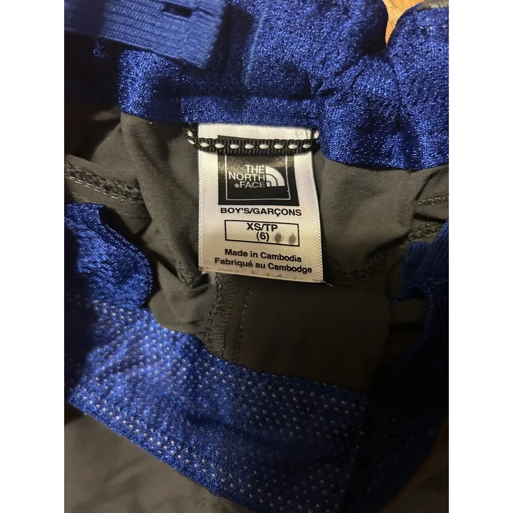 The North Face Adjustable Waist Hiking Reflective Shorts Boys Size 6